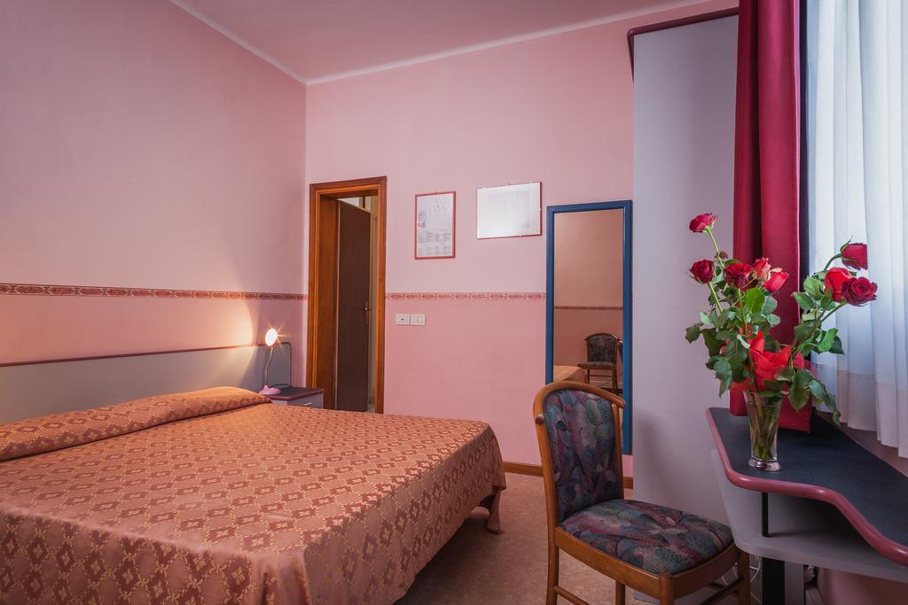 Hotel Al Ponte Lignano Sabbiadoro Room photo