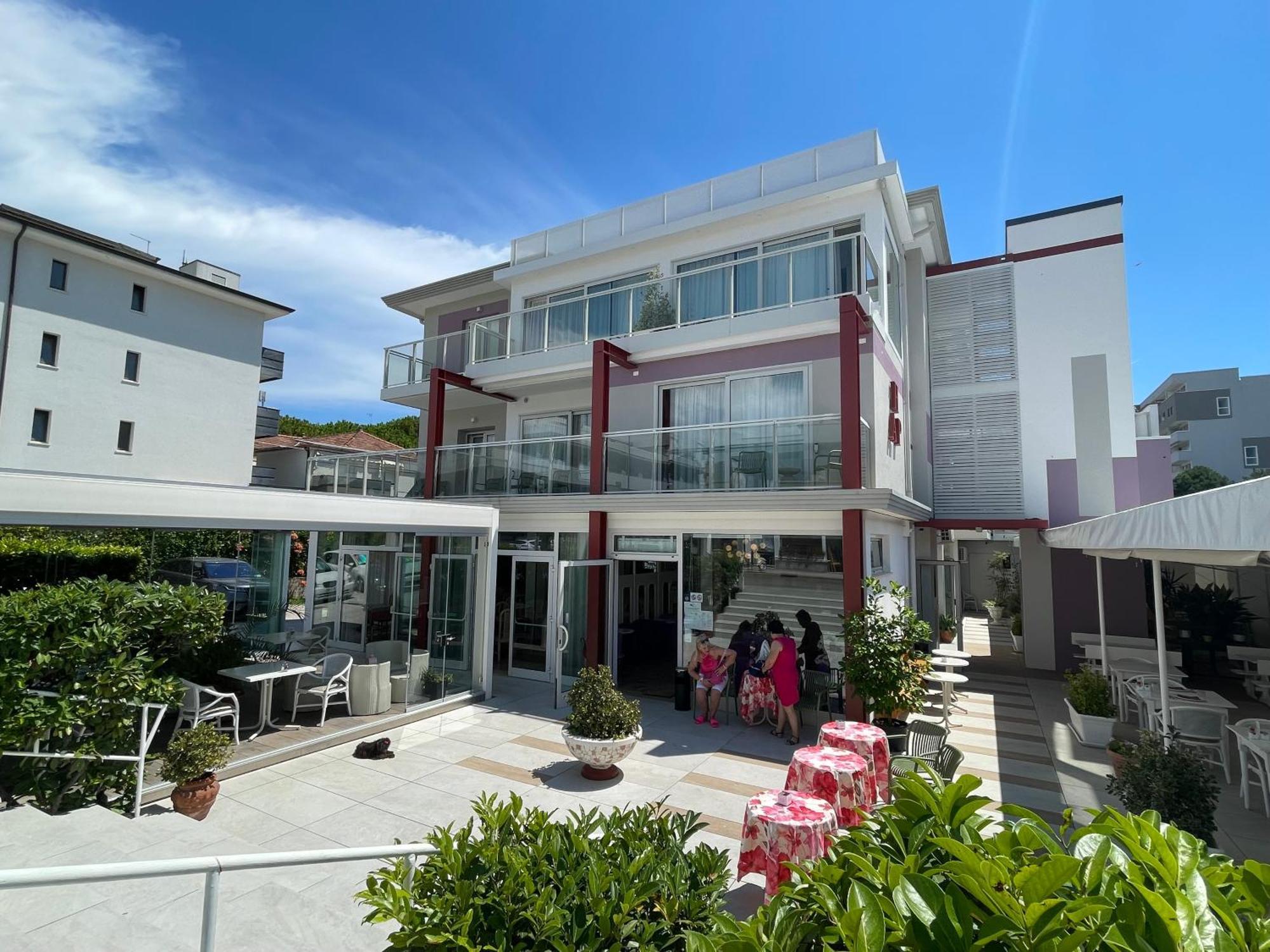 Hotel Al Ponte Lignano Sabbiadoro Exterior photo