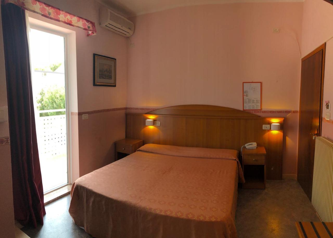Hotel Al Ponte Lignano Sabbiadoro Exterior photo